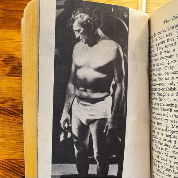 The Robert Mitchum Story “It Sure Beats Working” by Mike Tomkies 1973 Paperback - Picture 7 of 8